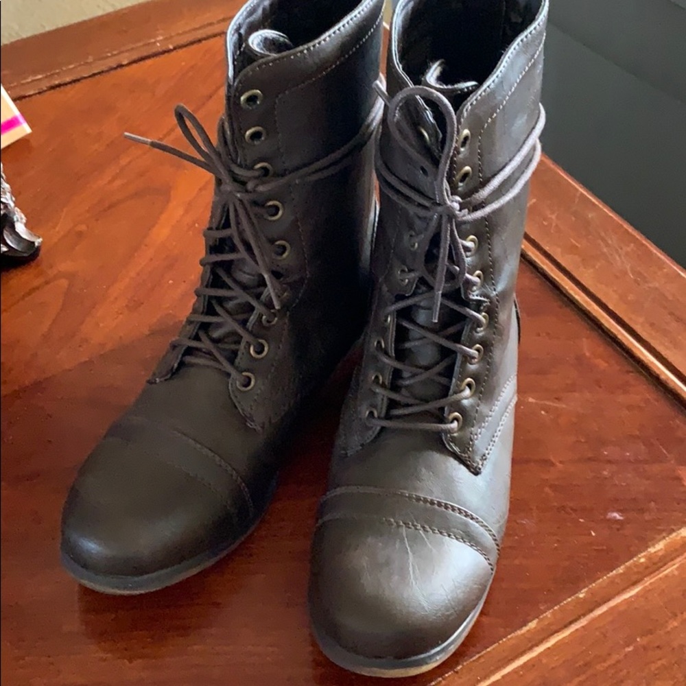 Madden Girl Boots- 7.5- Never Worn
